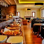 Tasia Mountain Hotel 3*