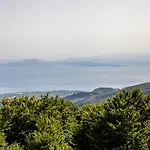 Tasia Mountain Hotel