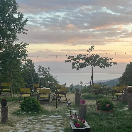 Tasia Mountain Χάνια