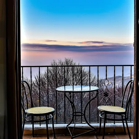 Tasia Mountain Χάνια